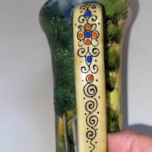 Noritake handpainted made in Japan vase. Moriage details. - Picture 5 of 8